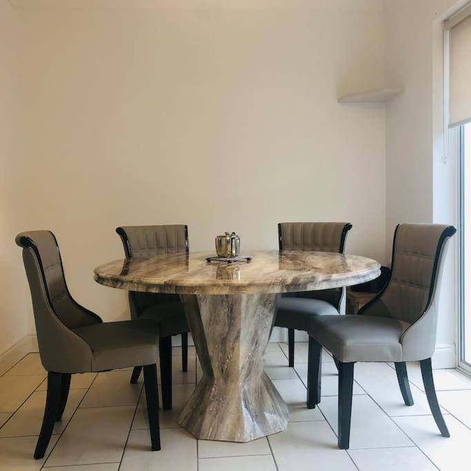 Villa Townhouse Clifden: Located In The Heart Of Connemara Exterior foto